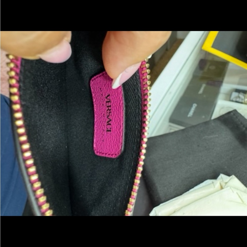 Versace Pink and Gold Medusa Key
& Card Holder - Picture 4 of 10